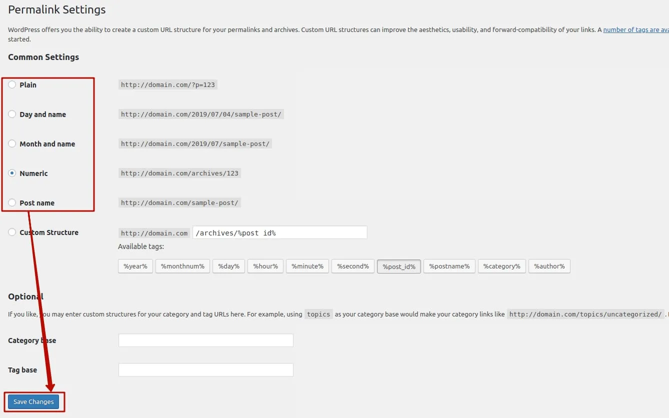 WordPress 固定链接设置,已选择 Numeric 并高亮显示保存更改按钮