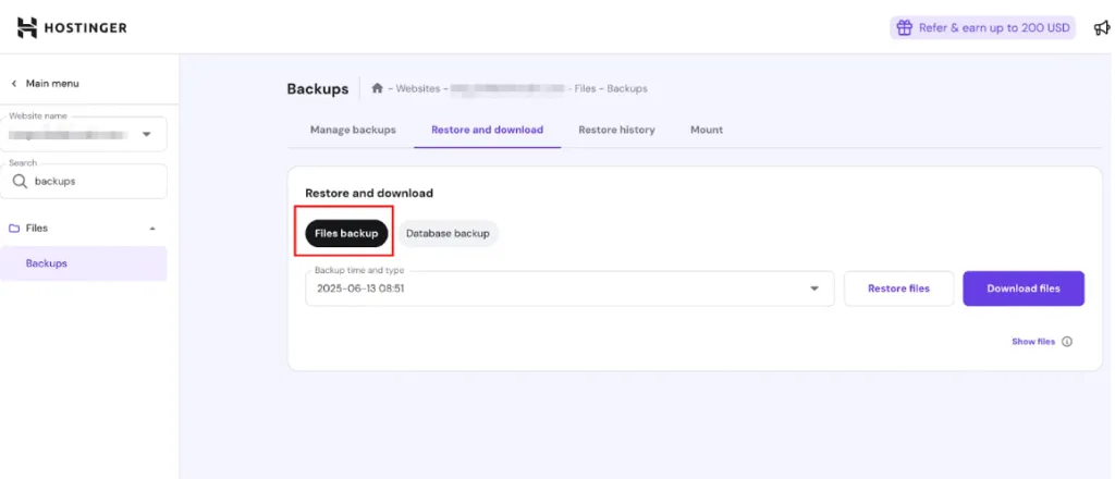 Hostinger Backups 页面,Restore and download 中 Files 备份选项卡已高亮显示