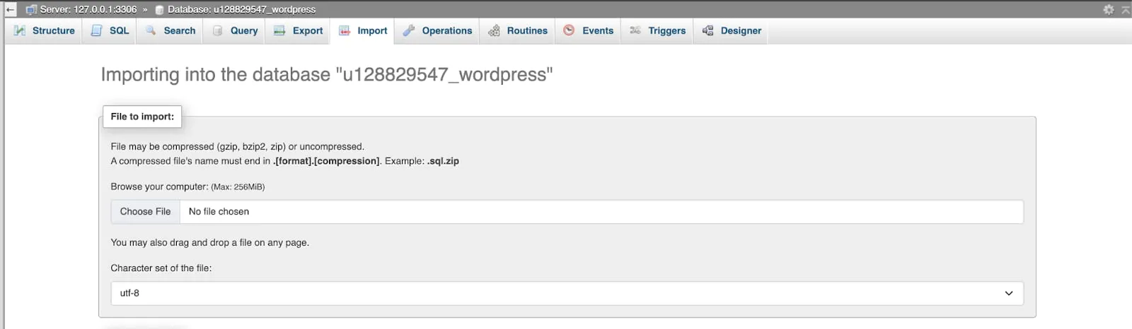 phpMyAdmin 导入页面,文件上传字段已突出显示